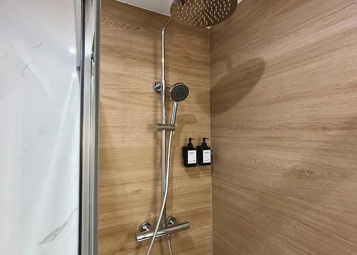 Live Апартаменты *