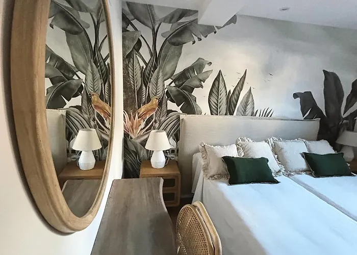 Live Апартаменты *